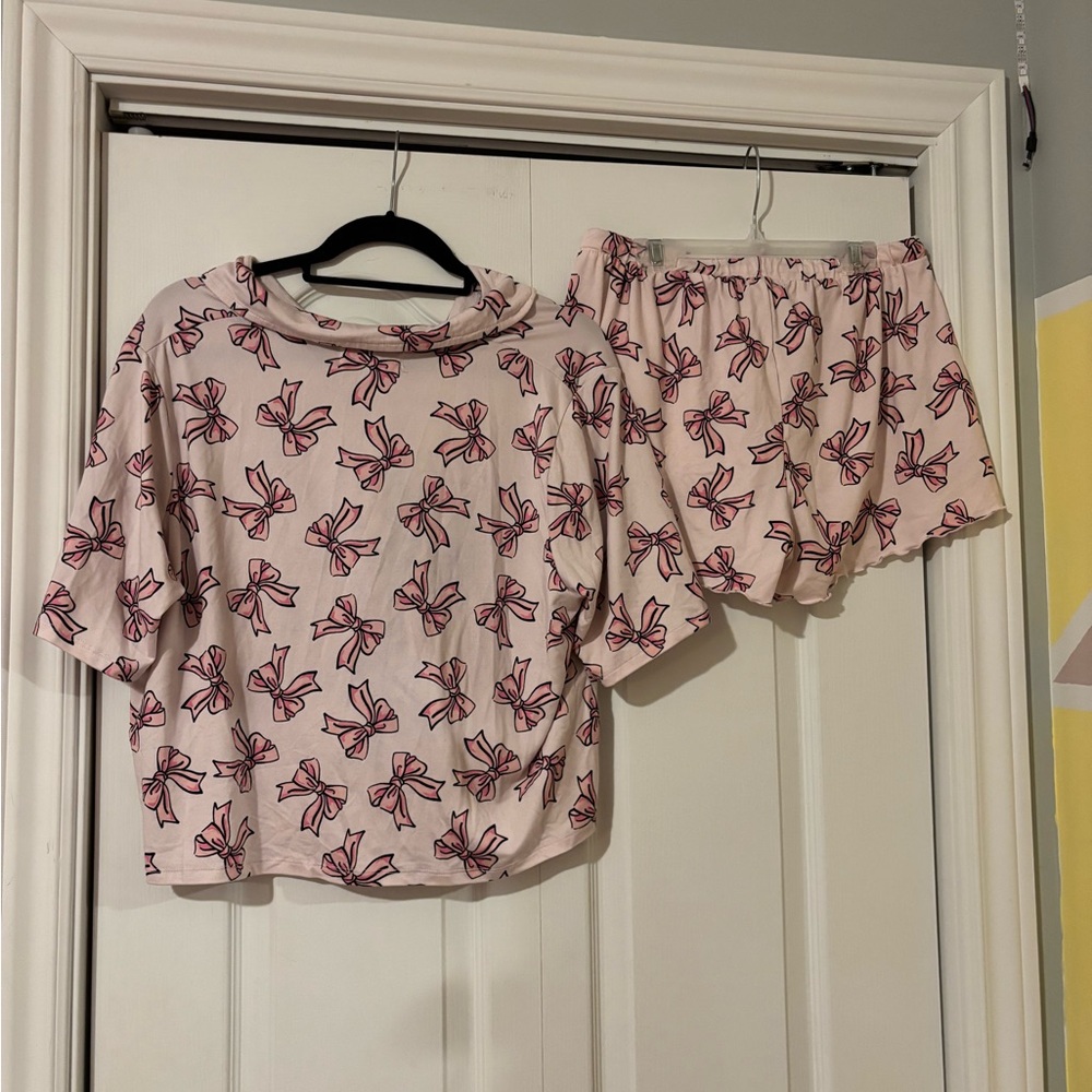 Forever 21 Pink Bow PJ Set - Picture 2 of 4